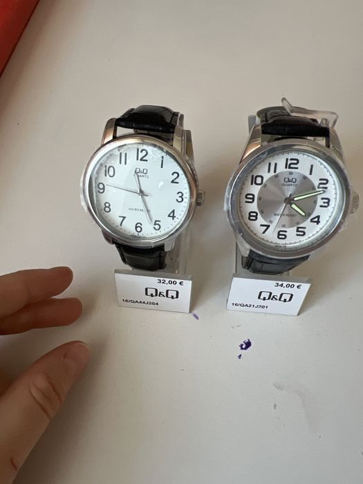 Vand ceasuri barbatesti noi cu eticheta