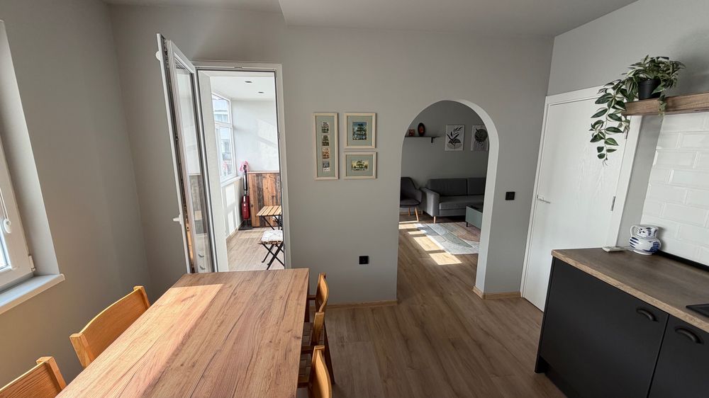 Дава се под наем Двустаен апартамент в Варна, Цветен квартал - 65 кв.м за 700 € - Снимка #5