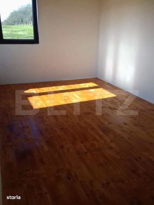Casa de vanzare, 15 arii de teren, zona Dumitra