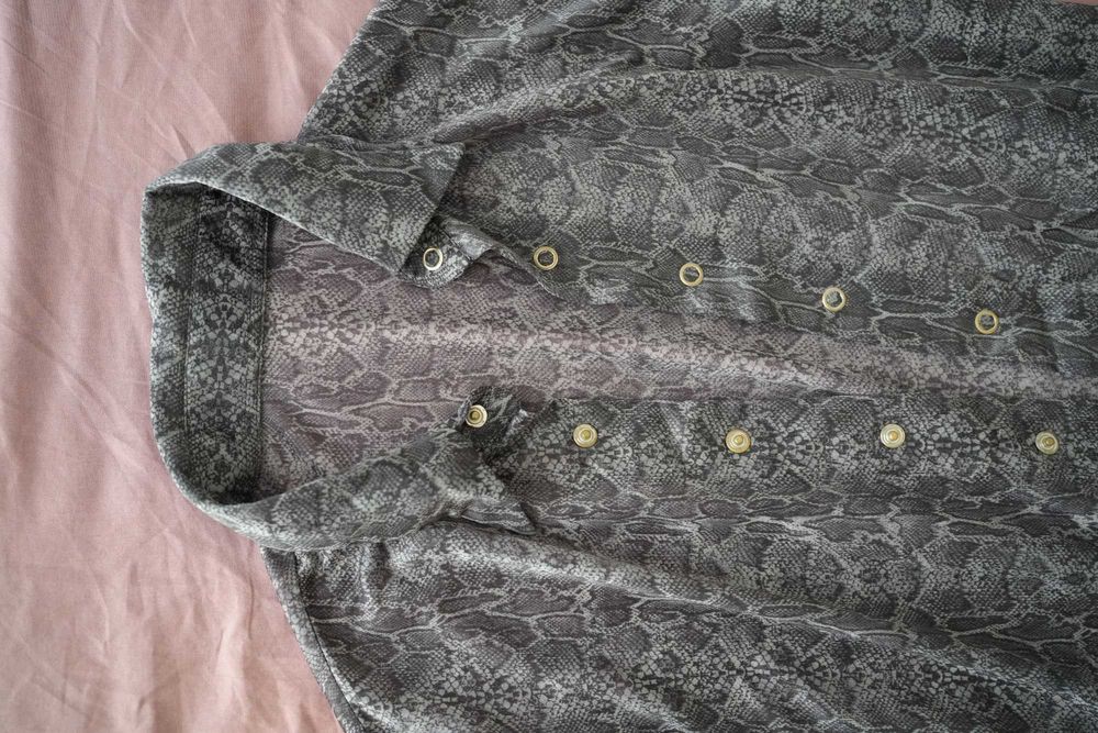 Camasa elastica gri-snake de ocazii speciale