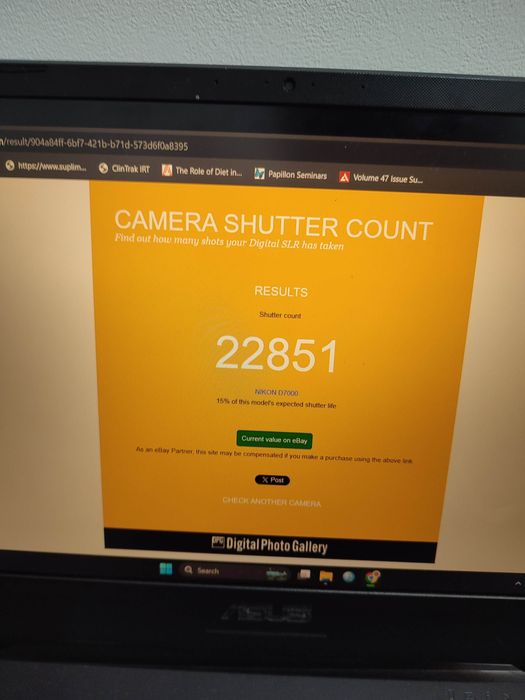 Nikon D7000 cu 3 obiective, blitz extern, grip, trepied, umbrela, ghio