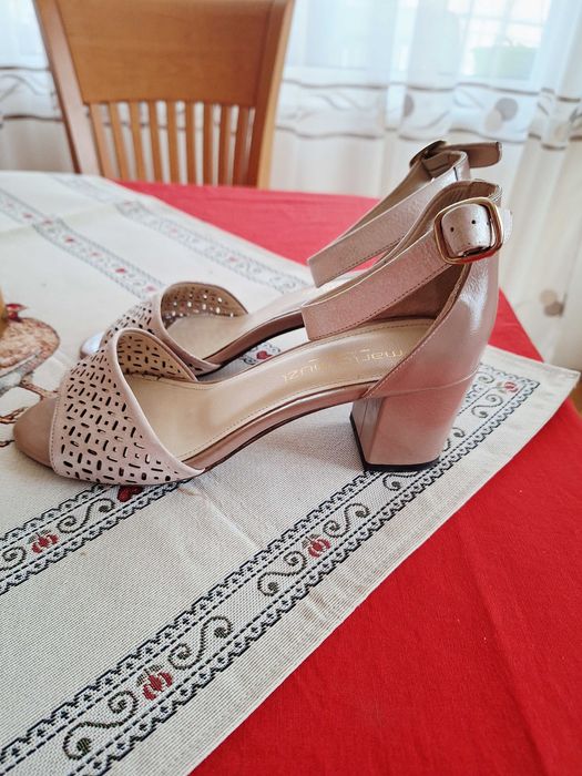 Дамски летни сандалети