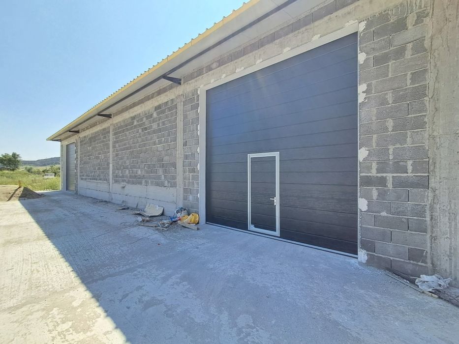 Usa de garaj,  uși secționale , usi tip rulou,  usa industriala