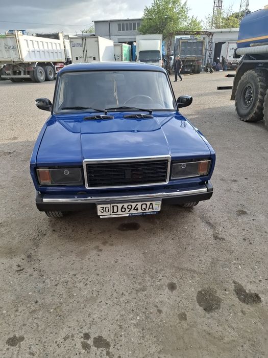 Vaz 2104 sotiladi