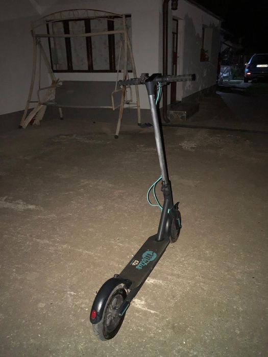 Vând trotineta electrică Motus Scooty 10 Lite
