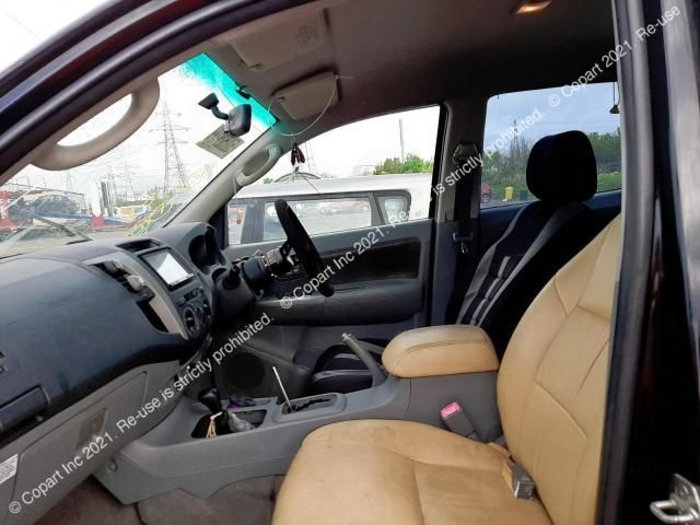 Dezmembrez Toyota Hilux 7 [2005 - 2008] Pickup 4-usi 3.0 TD MT (163 hp)