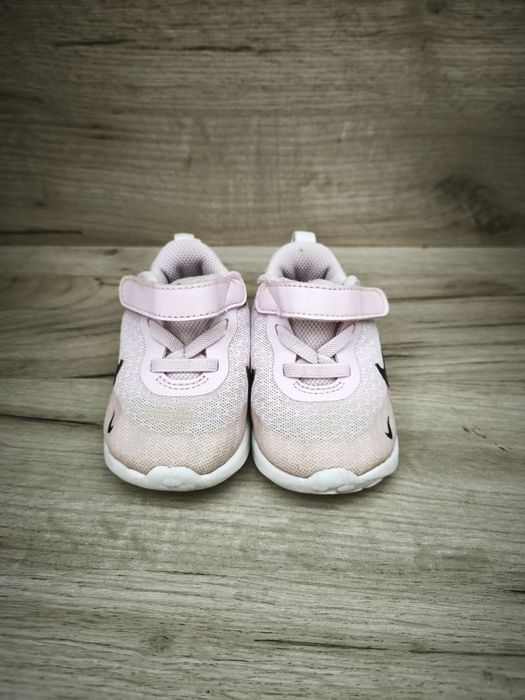 Маратонки Nike revolution