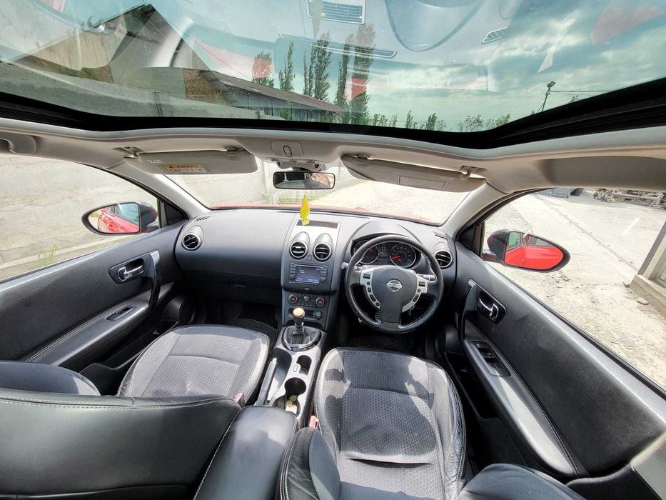 Dezmembram Nissan Qashqai J10 usa fata /usa spate/motor 1.5 dci