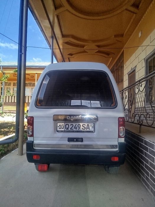 Dams rangi oq kiraska toza