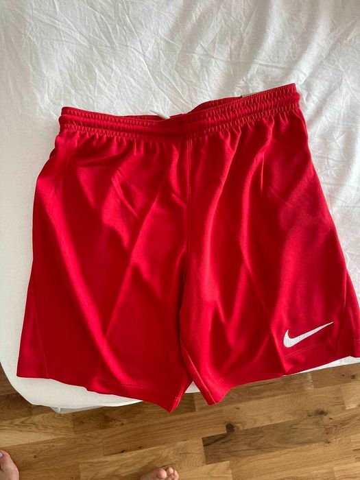 Nike нови оригинални  детски къси панталонки