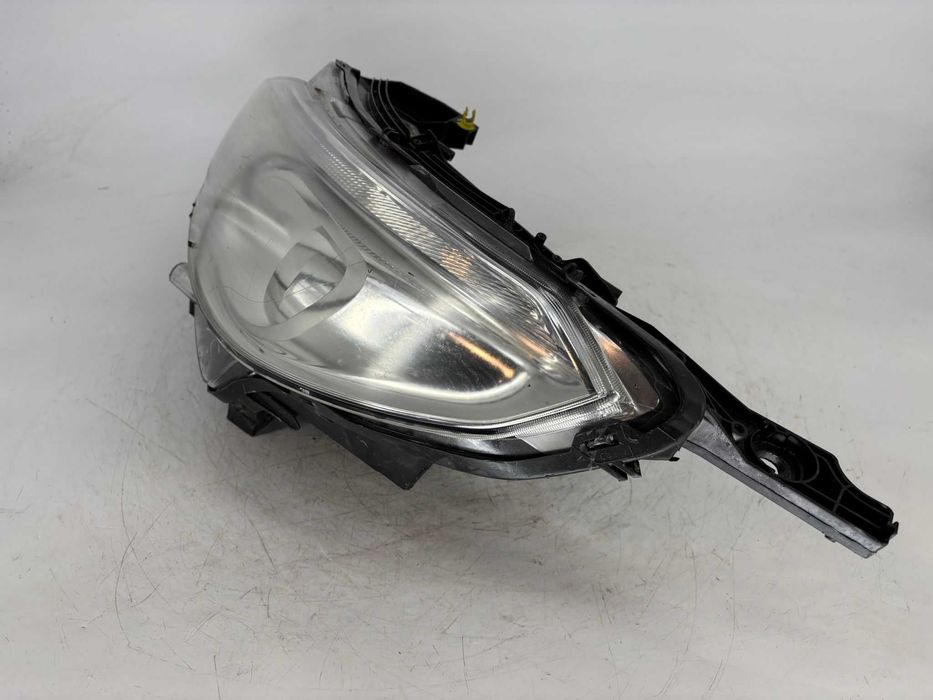 Far stanga/dreapta Peugoet 2008 an 2014