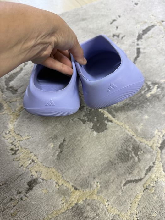 Vand slapi Adidas