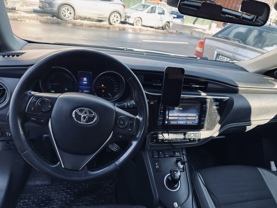 Toyota Auris Hybrid