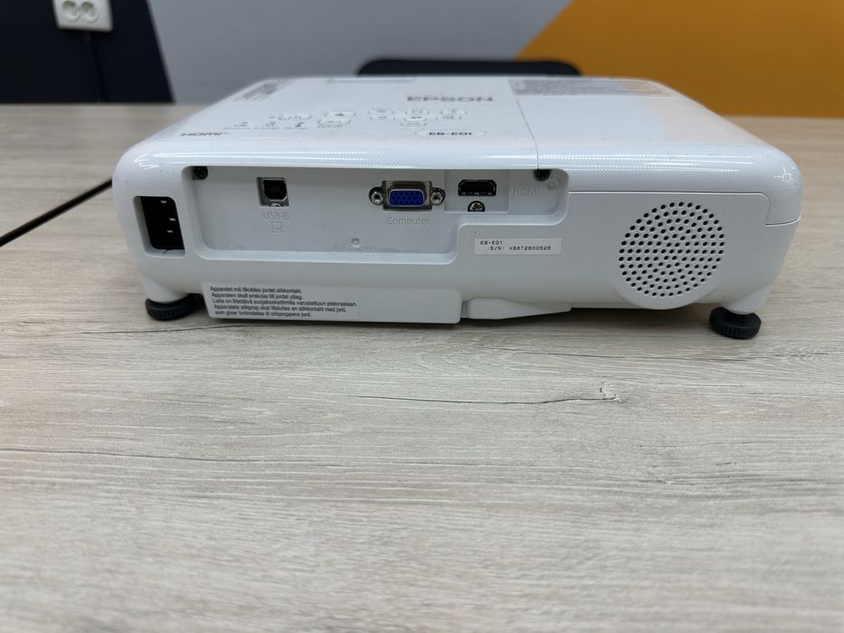 Projector epson EB -e01