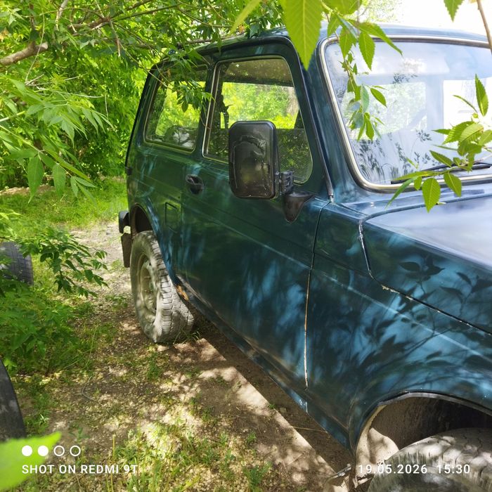 Продам автомобиль Нива 21213