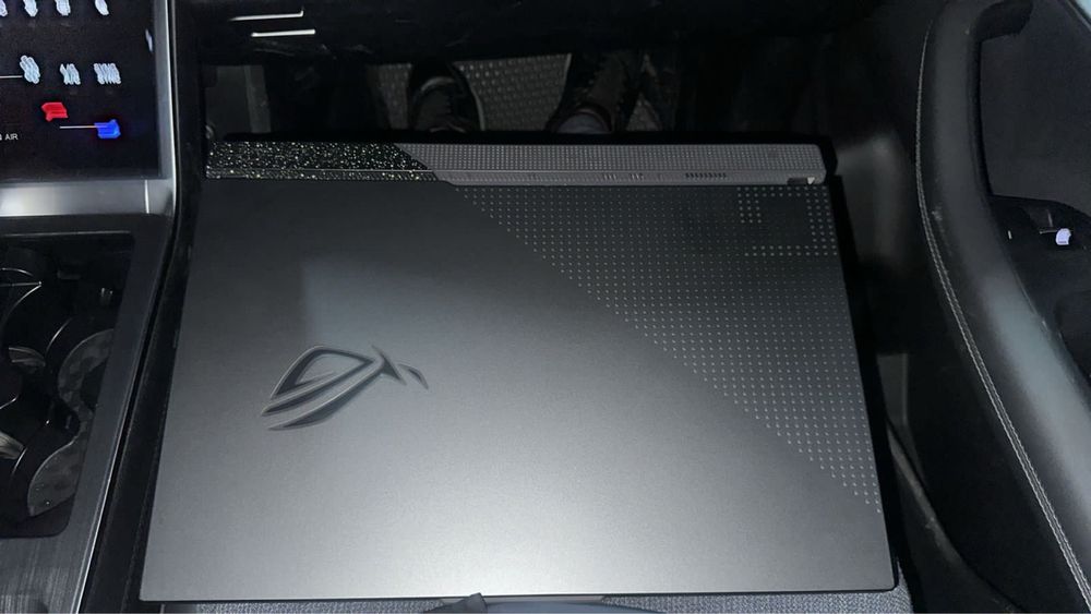 Asus rog strix ryzen 97945hx rtx 4050 / 240герц