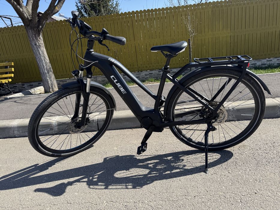 Bicicleta hibrid cube turing pro