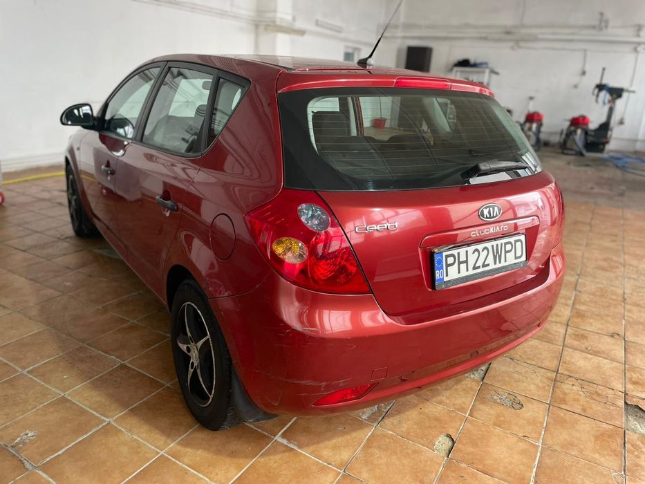 KIA Ceed 1.4i fab 2007 (posibil motor defect) bara fata sparta avariat
