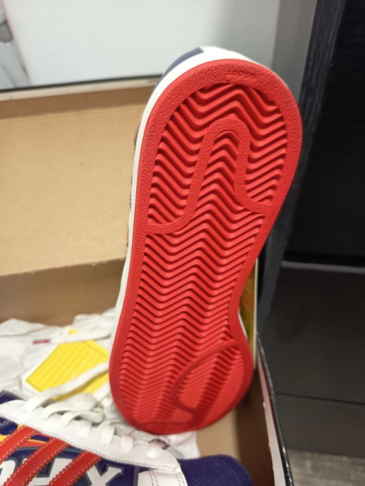 Adidas superstar Phoenix original ,noi în cutie