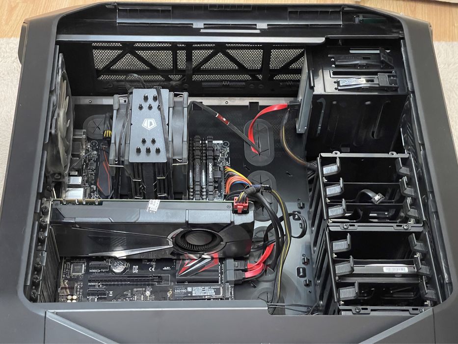 PC gaming gtx1080, i7-7700, 24gb ram, 1tb ssd, 1tb hdd