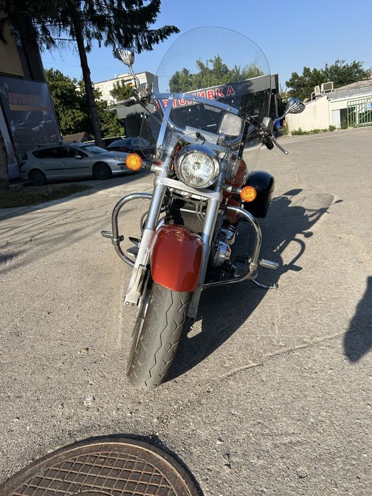 Hinda VTX 1800 R