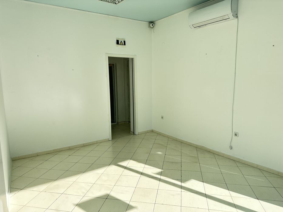 Дава се под наем Магазин в Провадия - 38 кв.м за 280.5 € - Снимка #4