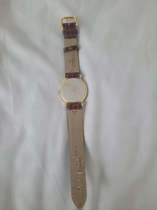Часовник Tissot класически unisex модел