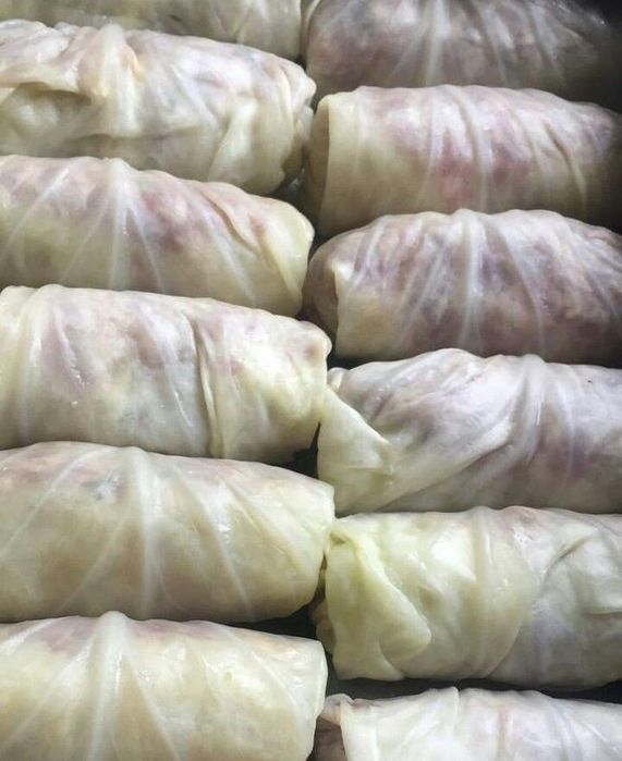 Somsa, xonim, manti xamirlari sotiladi.