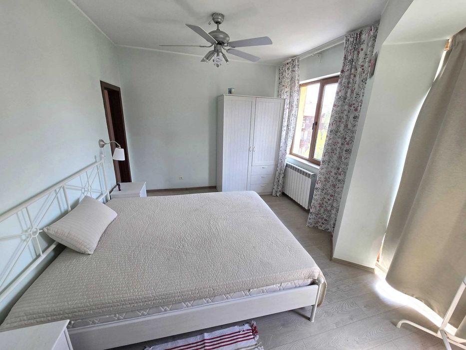 Обзаведен апартамент с 3 спални в Банско! Ниска такса поддръжка!