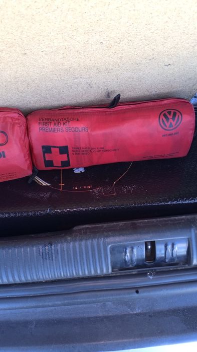 Мокет Фолксваген Кади и аптечки ауди