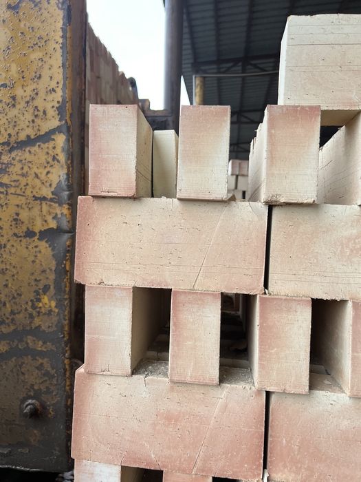 Красный кирпич керамический