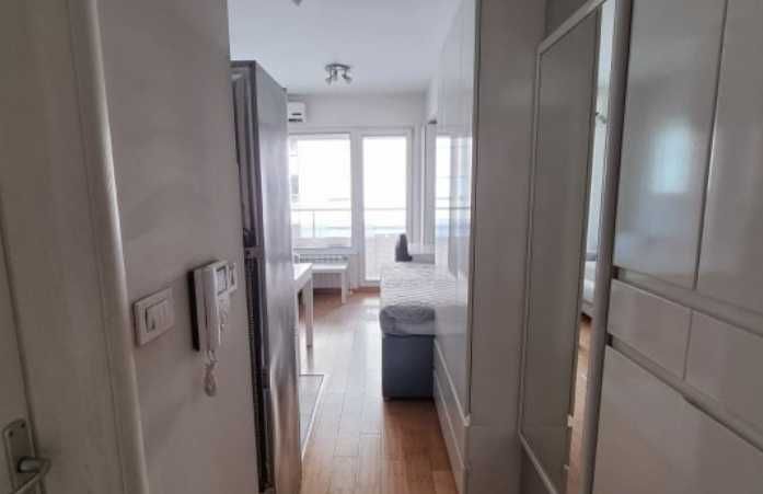 Дава се под наем Едностаен апартамент в Пловдив, Остромила - 39 кв.м за 193.8 € - Снимка #2