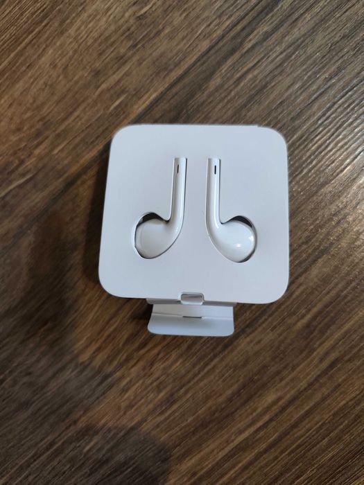 продам новые проводные наушники айфон. оригинал