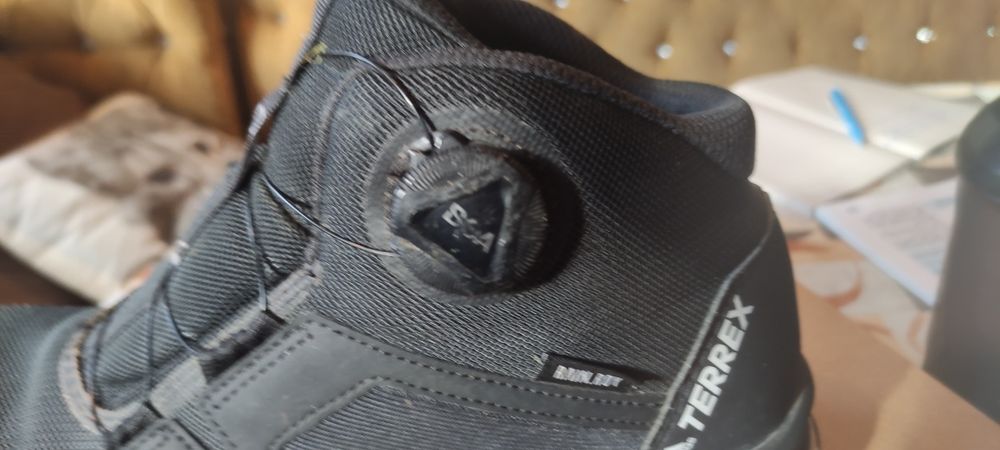 Зимни обувки adidas