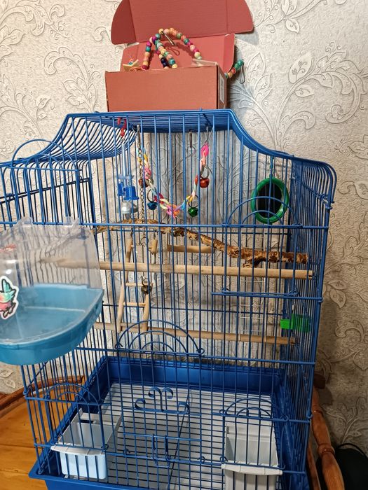 Продам клетку для попугаев