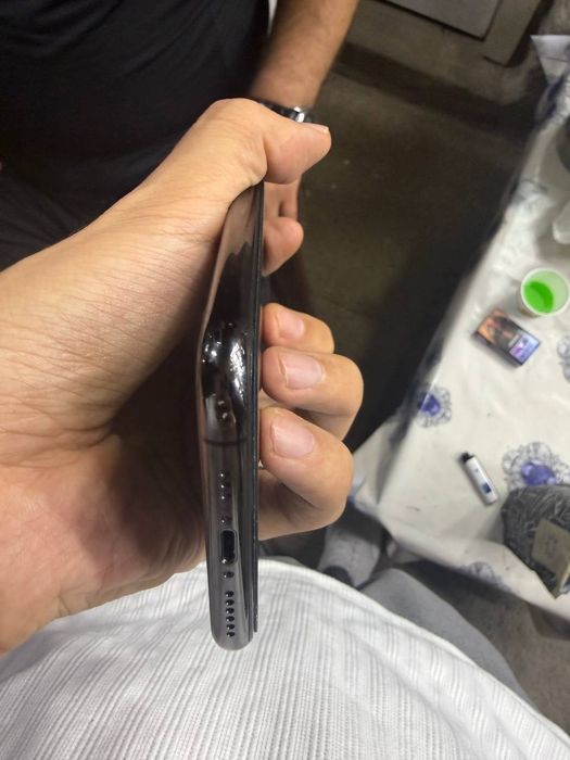 IPhone 11 pro 256 tali 68 yomkost sostyana yaxshi