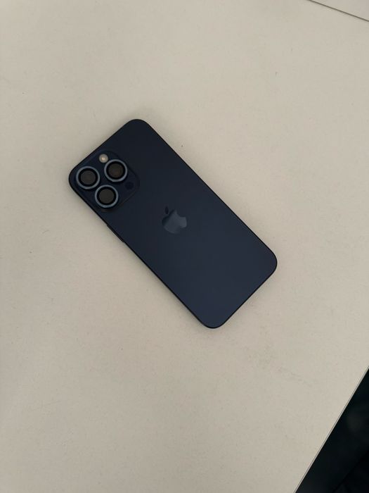 iphone 15 pro max Blue