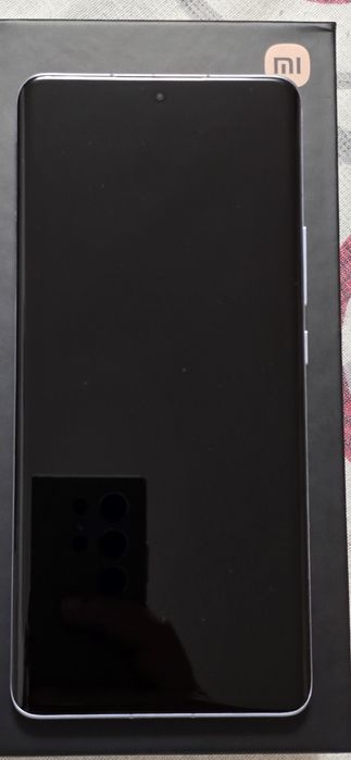 Xiaomi 12 Pro 5G (12GB RAM, 256GB)