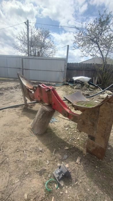 Vând plug unia ibis l 3+1 urgent!!