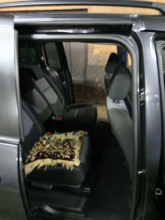 Продавам Мазда 5