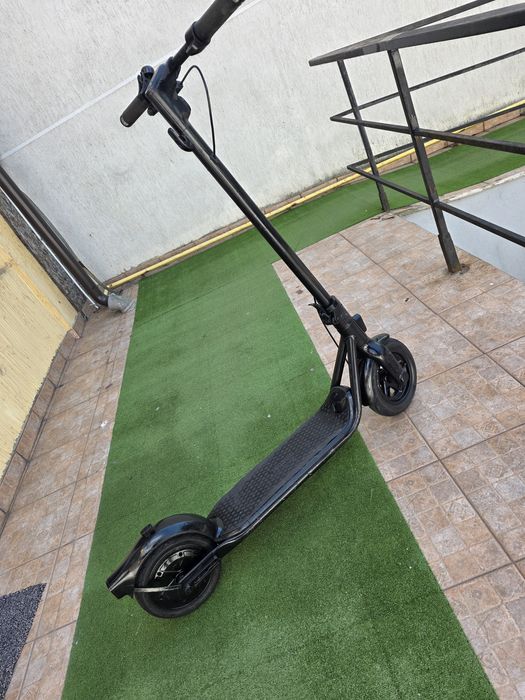 Trotineta electrica Ninebot F2 plus 25km/h, autonomie 40km