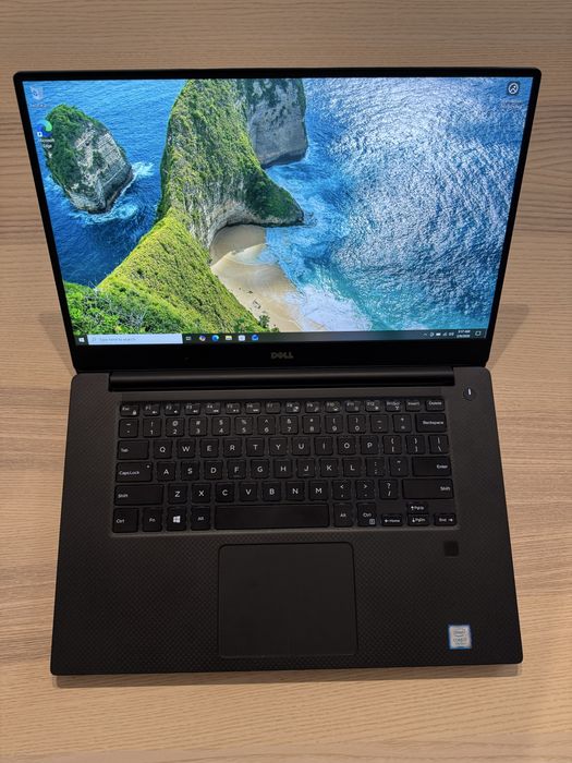 Dell XPS 15 9560 | i7 HQ | 16GB RAM | GTX 1050 | 512GB SSD