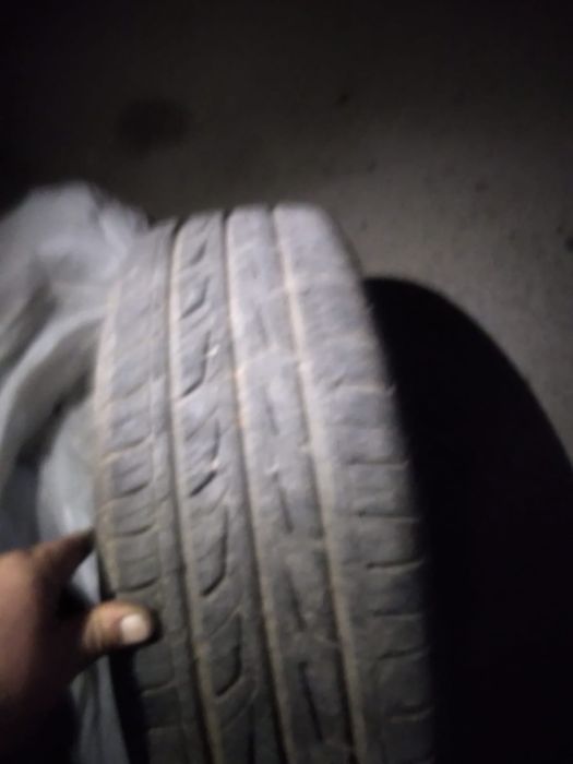Покрышка почти новая