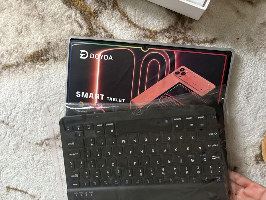 Планшет новый продам