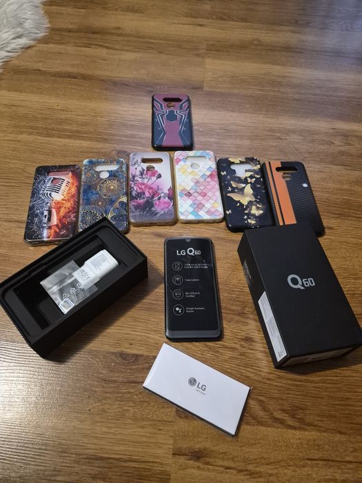Смартфон LG Q60 + карта памет 128GB, кейсове и протектори
