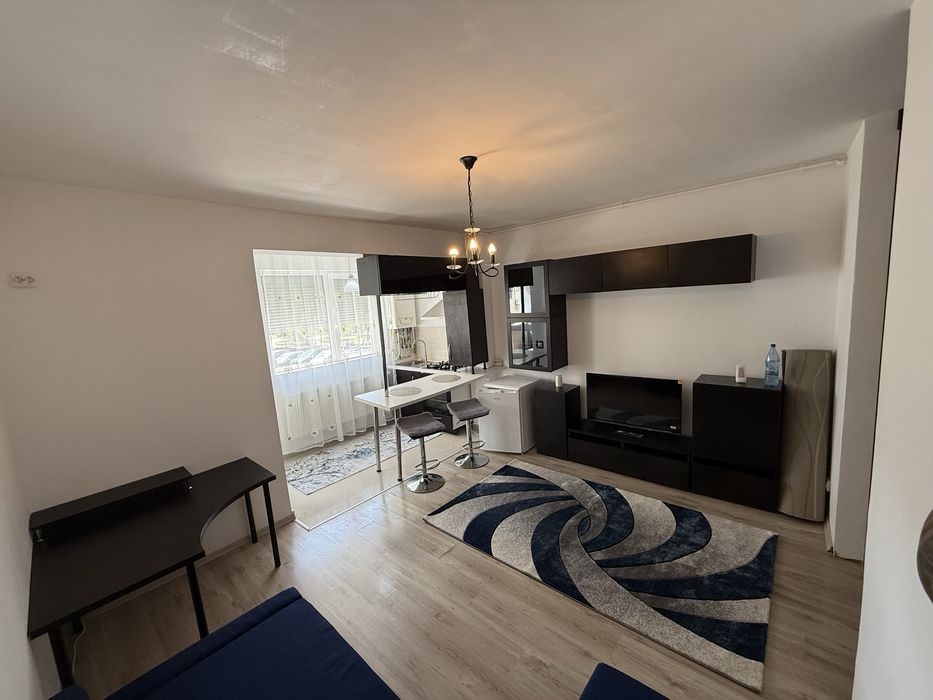 Inchiriez garsoniera