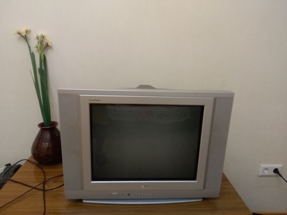 Продам телевизор LG
