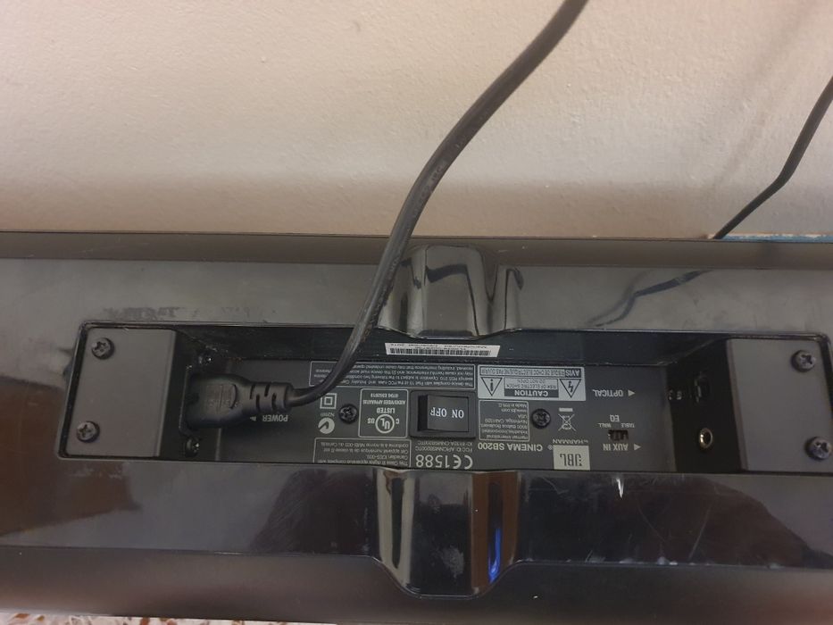 Vand Soundbar JBL și Medion