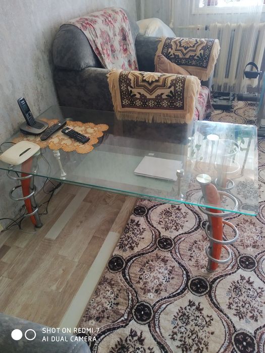 Продам турецкий журнальный столик