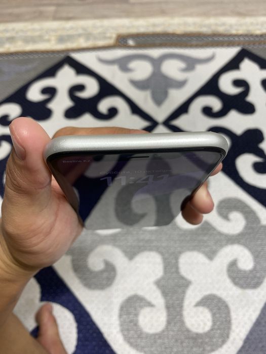 Продам Iphone Xr